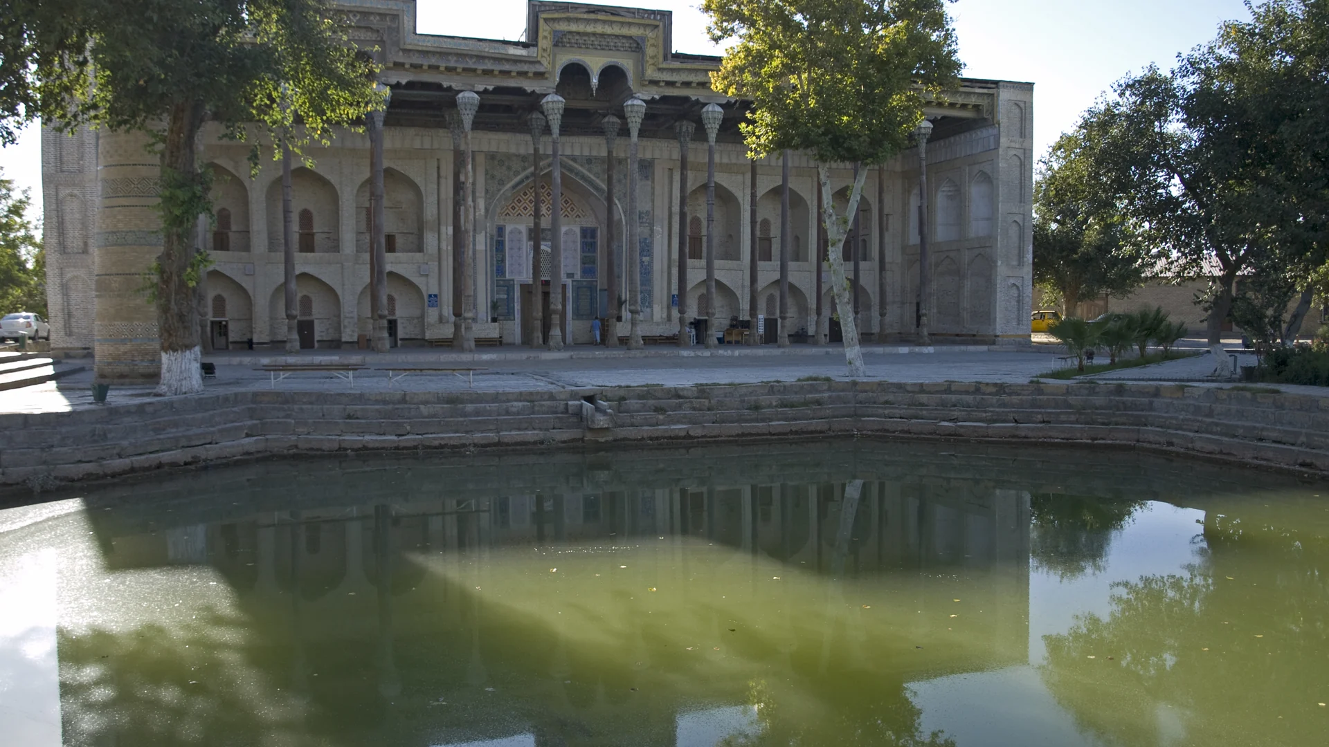 Buhara, Özbekistan'da Bolo Hauz Camii