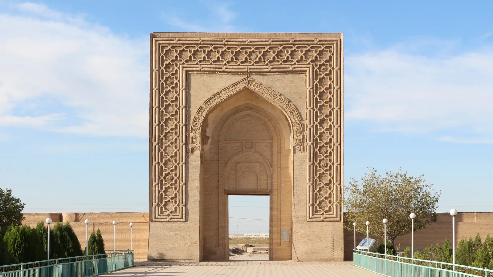 الرباط مالك كارافانسيراي، منطقة نافوي، أوزبكستان