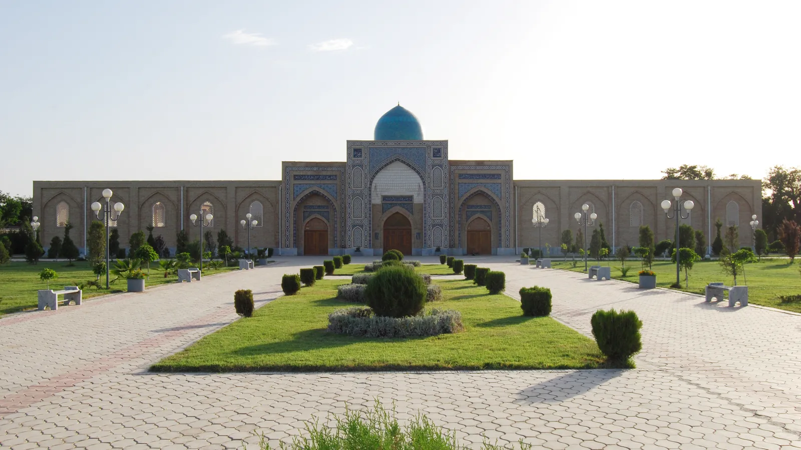 مسجد كوك غومباز في قرشي، منطقة قشقداريا، أوزبكستان